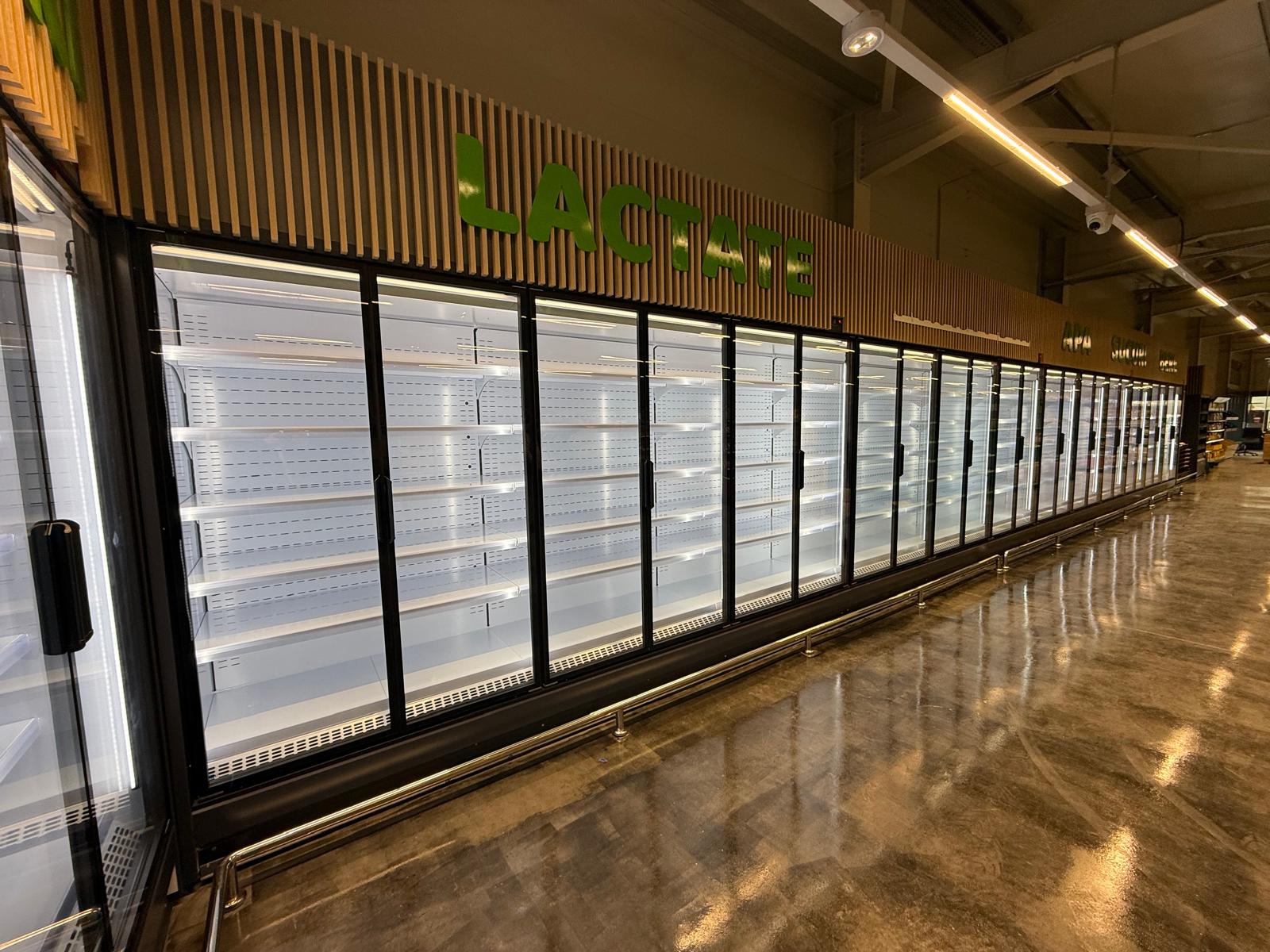 Vitrine frigorifice verticale pastrare produse refrigetate si congelate
